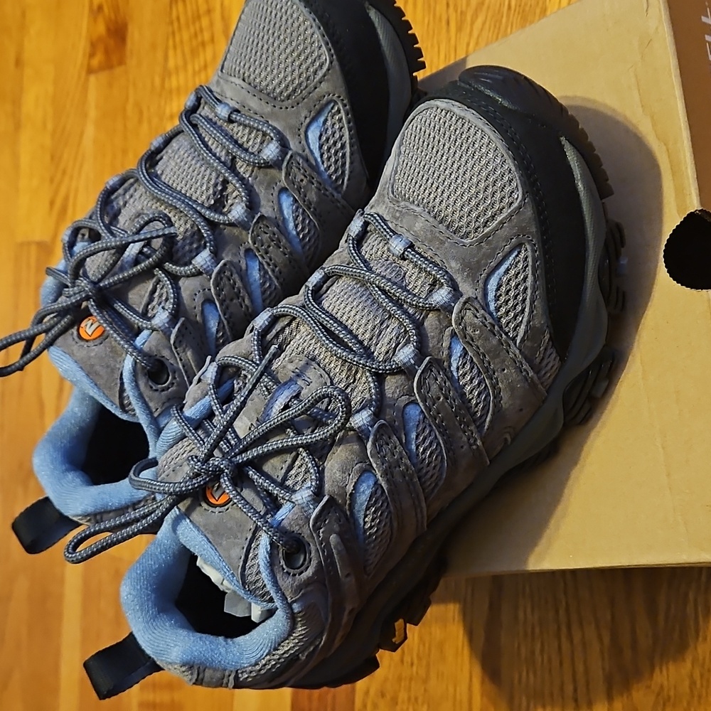 NWT Merrell Moab 3 waterproof hiking shoes Size 9